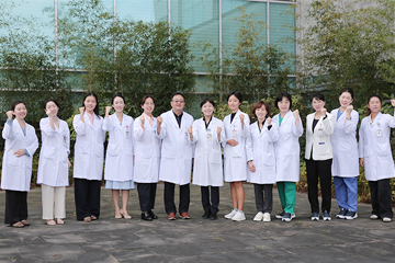 서울아산병원 태아치료센터 센터 의료진 단체 사진입니다.